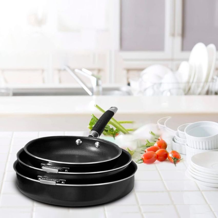 Refurbished Cuisinart N51-9BK SmartNest Nonstick Aluminum Cookware Set 9-Piece - Reebelo US