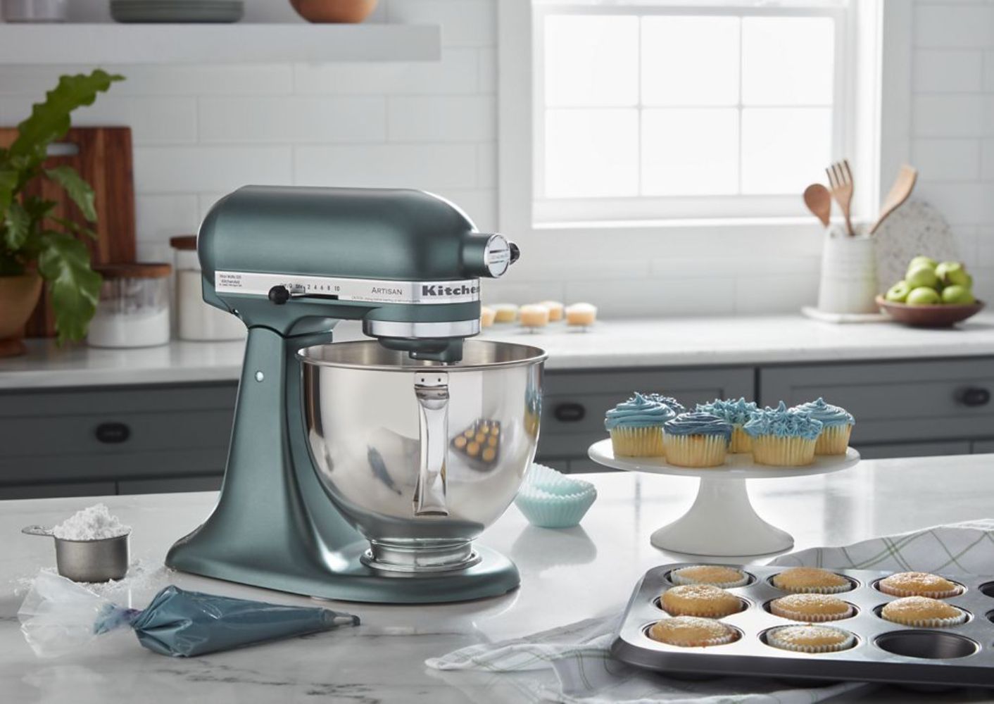 Refurbished KitchenAid Artisan Series 5 Quart Tilt-Head Stand Mixer KSM150PS - Reebelo US