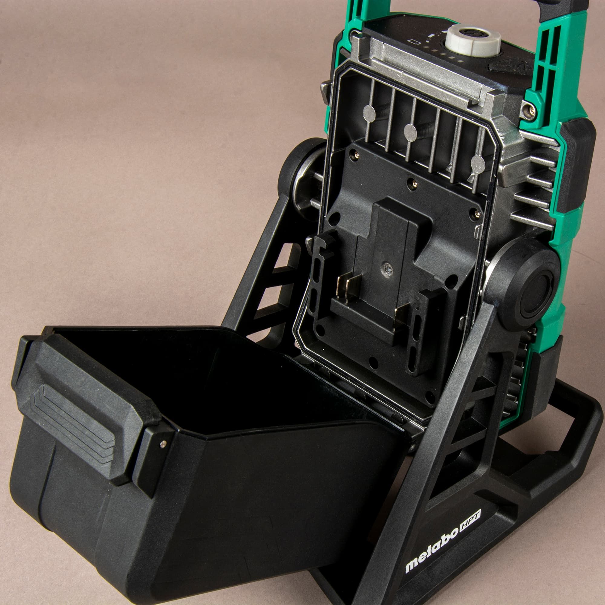 Refurbished Metabo HPT 18V MultiVolt Cordless 4000 Lumen LED Work Light UB18DCQ4 - Reebelo US