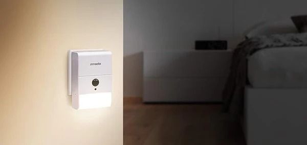 Refurbished Zmodo ZM-SHRZ01W Smart WiFi Range Extender with LED Nightlight - Reebelo US